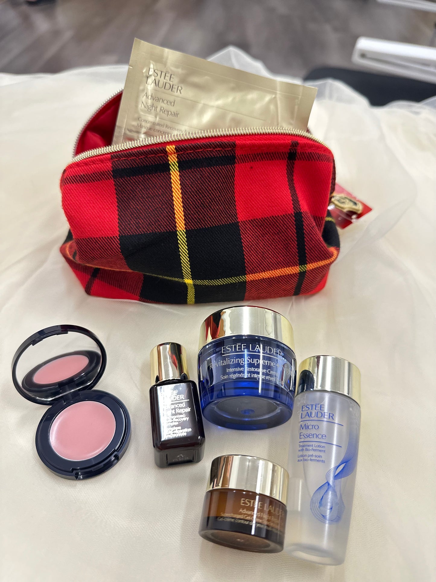 Estée Lauder Travel Set